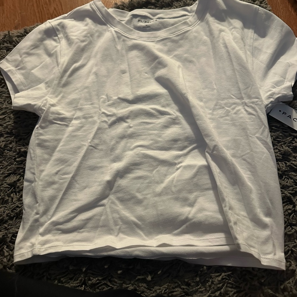 white cropped baby tee from pacsun
